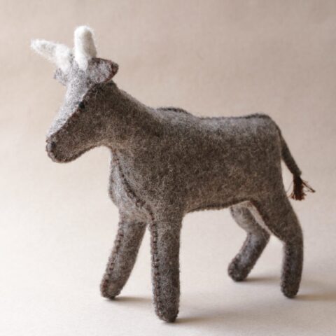 Ox figurine in wool felt 100%
