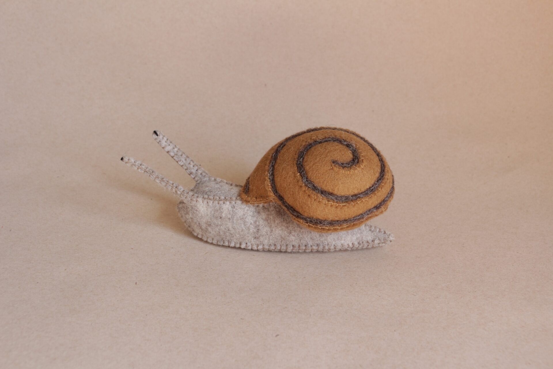 Peluche escargot 100% naturelle